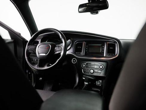 Used 2017 Dodge Charger SE w/ Power Sunroof Group image 16