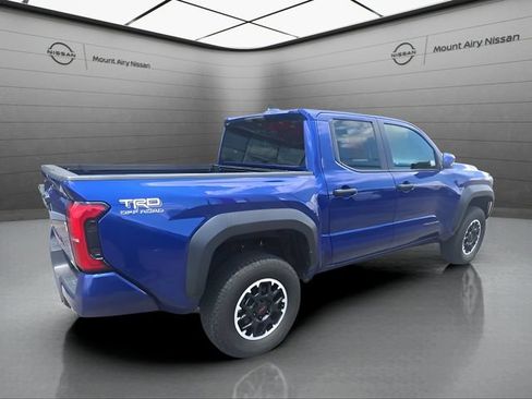 Used 2024 Toyota Tacoma TRD Off-Road AWD/4WD image 4
