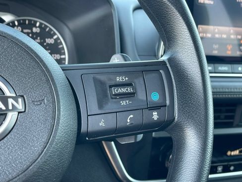 Used 2024 Nissan Rogue SV AWD/4WD image 27
