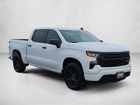 Certified 2025 Chevrolet Silverado 1500 Custom RWD image 3