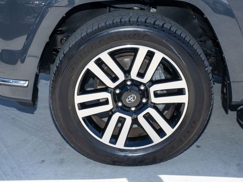 Used 2024 Toyota 4Runner Limited AWD/4WD image 37