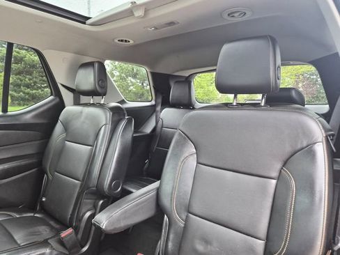 Used 2018 Chevrolet Traverse Premier w/ Driver Confidence II Package FWD image 21