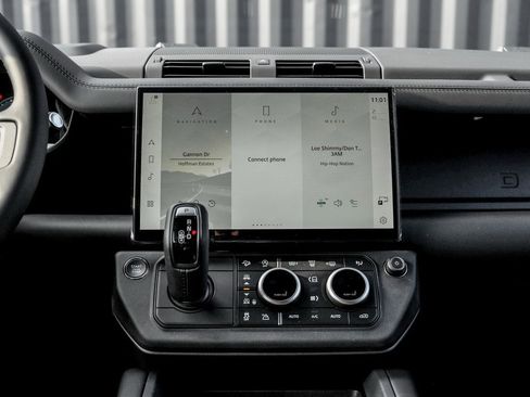 New 2026 Land Rover Defender 110 X-Dynamic SE image 20