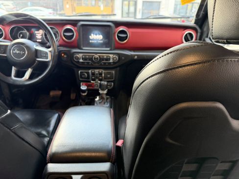 Used 2019 Jeep Wrangler Unlimited Rubicon image 12