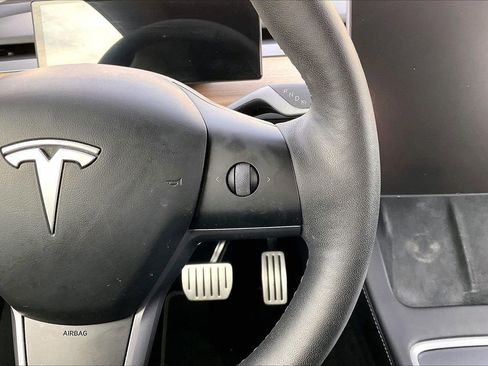 Used 2023 Tesla Model Y Performance image 30