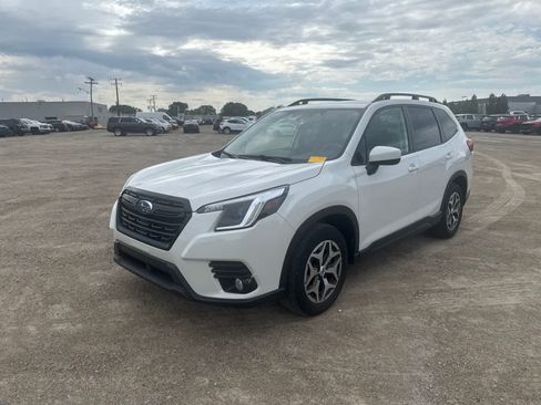 Used 2023 Subaru Forester Premium AWD/4WD image 1