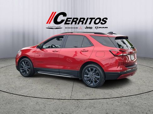 Used 2022 Chevrolet Equinox RS FWD image 2
