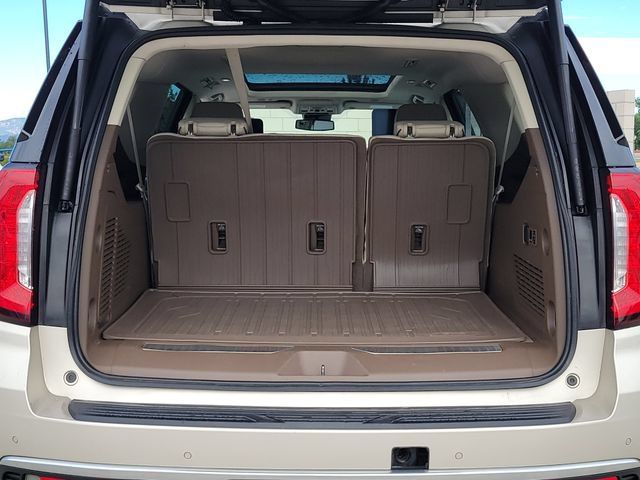 Used 2023 GMC Yukon XL Denali AWD/4WD image 14