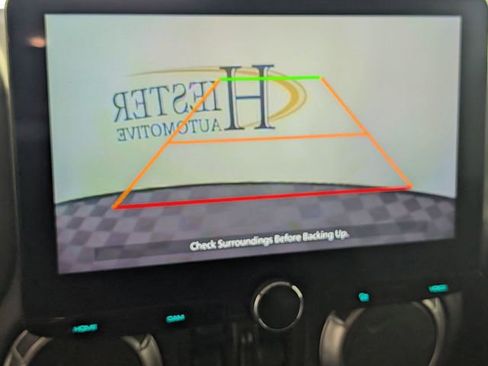 Used 2018 Jeep Wrangler Unlimited Sahara image 18