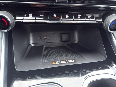 Used 2024 Chevrolet Traverse RS w/ LPO, Floor Liner Package image 21
