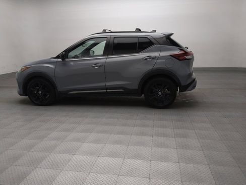 Used 2021 Nissan Kicks SR w/ SR Premium Package FWD image 3