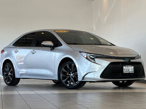 Used 2023 Toyota Corolla LE w/ Carpet Mat Package (TMS) FWD image 2