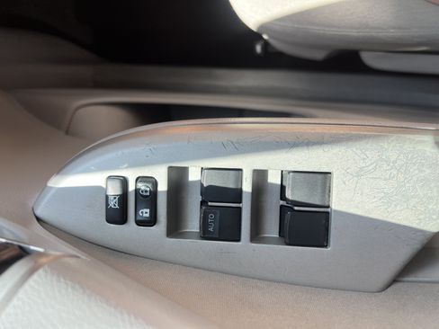 Used 2013 Toyota Corolla LE w/ Protection Pkg FWD image 17