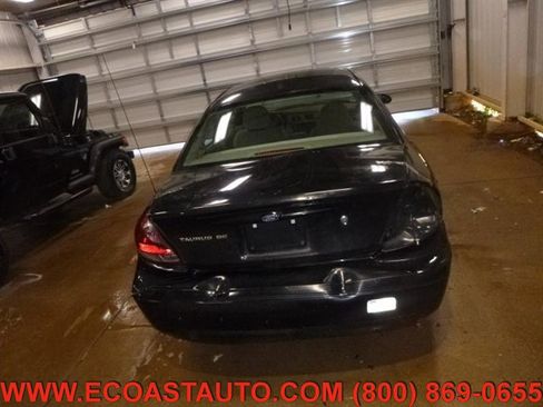 Used 2005 Ford Taurus SE image 6