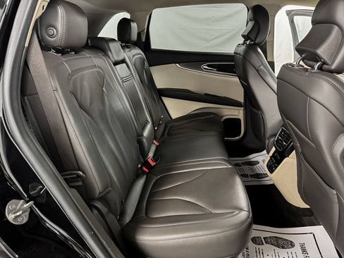 Used 2019 Lincoln Nautilus Reserve AWD/4WD image 9