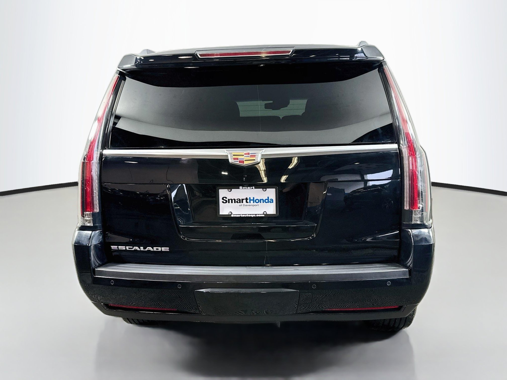 Used 2015 Cadillac Escalade Luxury AWD/4WD image 6