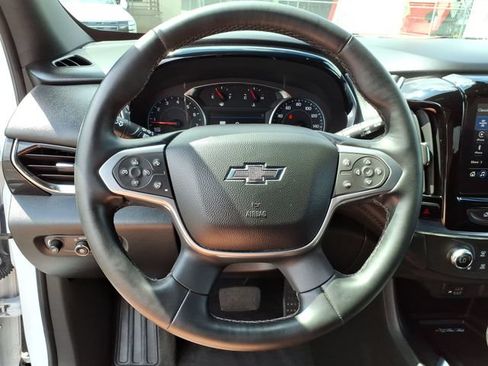 Used 2023 Chevrolet Traverse RS FWD image 30