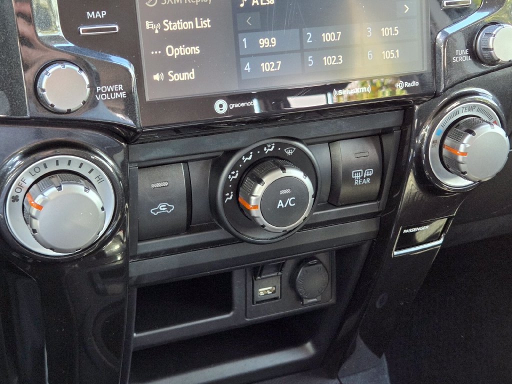 Used 2024 Toyota 4Runner TRD Off-Road AWD/4WD image 23