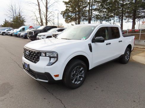 New 2026 Ford Maverick XLT w/ XLT Luxury Package AWD/4WD image 3