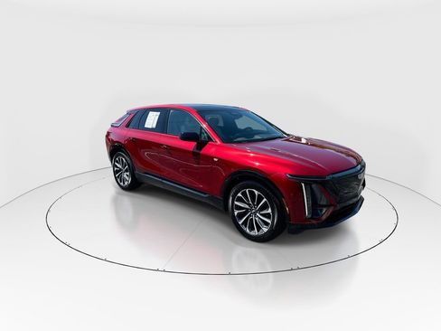 Used 2024 Cadillac Lyriq Sport RWD image 2