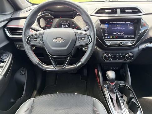 Used 2023 Chevrolet TrailBlazer RS w/ Sun and Liftgate Package FWD image 29