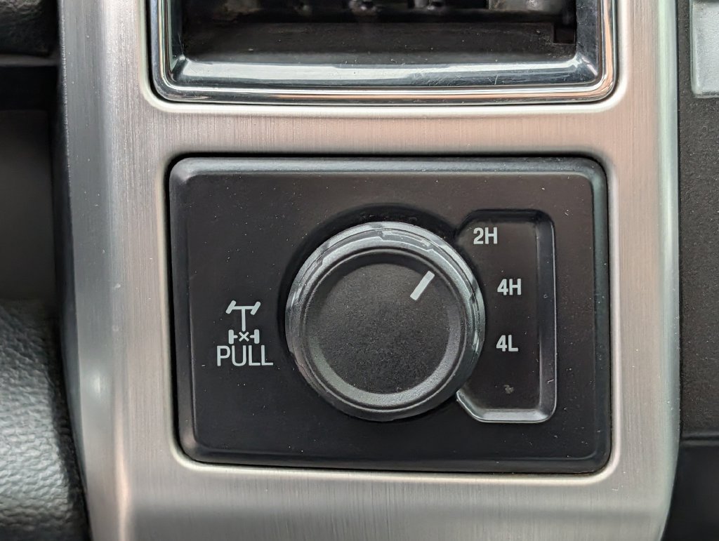 Used 2020 Ford F350 Platinum w/ Tremor Off-Road Package AWD/4WD image 16