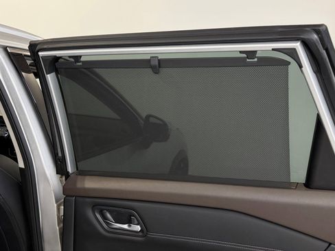 Used 2023 Nissan Rogue SL w/ SL Premium Package image 15