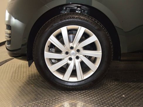 Used 2025 Land Rover Range Rover SE AWD/4WD image 13