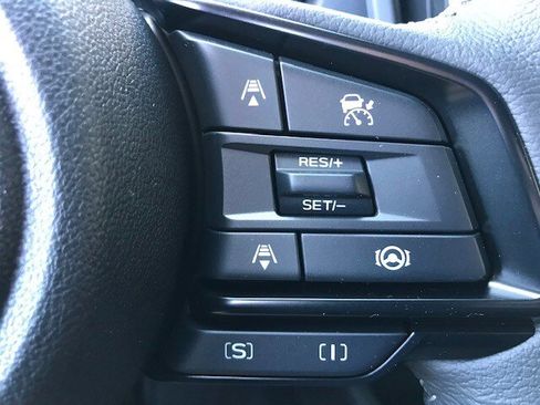 Certified 2025 Subaru Forester Premium w/ Protection Package image 18