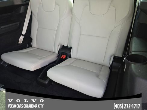 Certified 2022 Volvo XC90 T5 Momentum w/ Advanced Package image 30