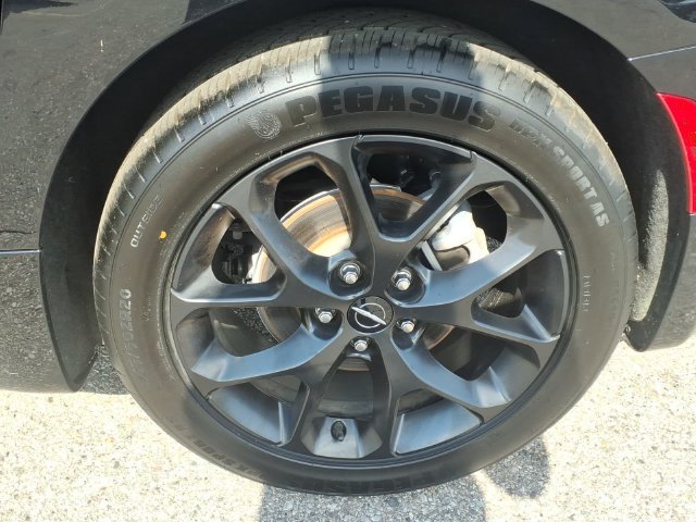 Used 2025 Chrysler Pacifica Limited FWD image 16