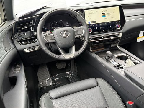 New 2026 Lexus RX 450h AWD image 19