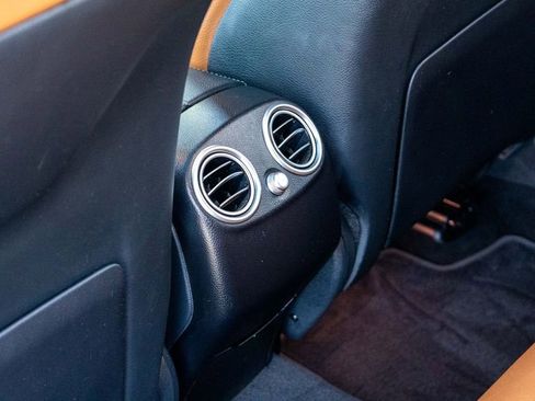 Used 2020 Mercedes-Benz GLC 300 image 36