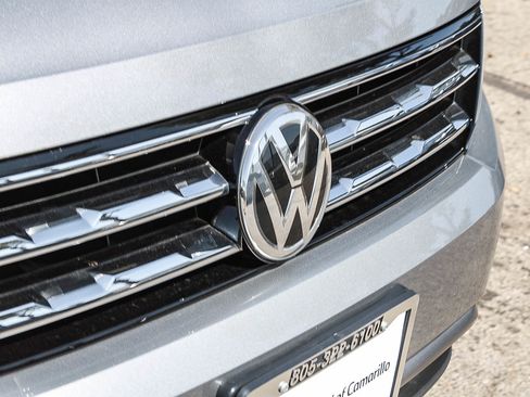 Used 2021 Volkswagen Tiguan SE FWD image 9