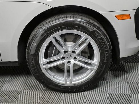 New 2026 Porsche Macan image 38