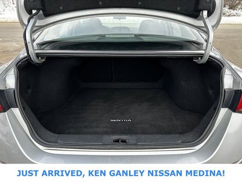 Used 2023 Nissan Sentra SV image 17