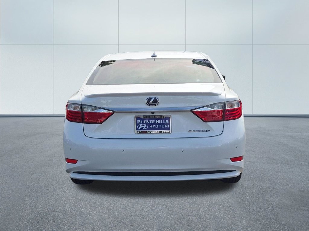 Used 2014 Lexus ES 300h w/ Luxury Package w/Bamboo Trim FWD image 5