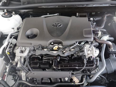 Used 2023 Toyota Camry XLE w/ Navigation Package image 29