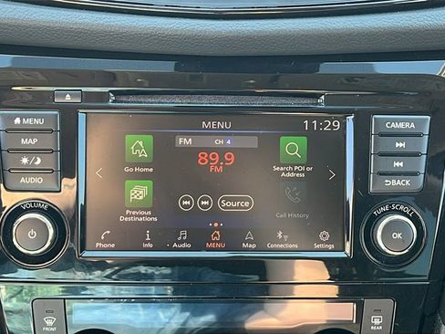 Used 2020 Nissan Rogue SV image 23