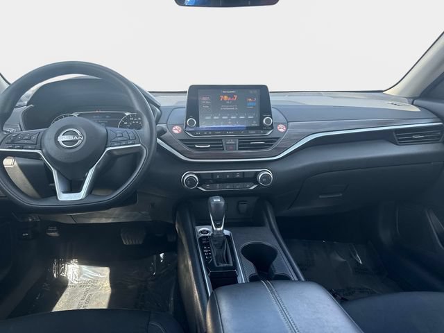 Used 2025 Nissan Altima 2.5 SV FWD image 13