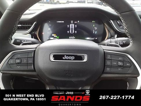 New 2023 Jeep Grand Cherokee 4WD 4xe w/ Luxury Tech Group II image 16