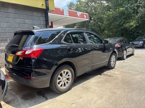 Used 2020 Chevrolet Equinox LS w/ LS Convenience Package FWD image 8