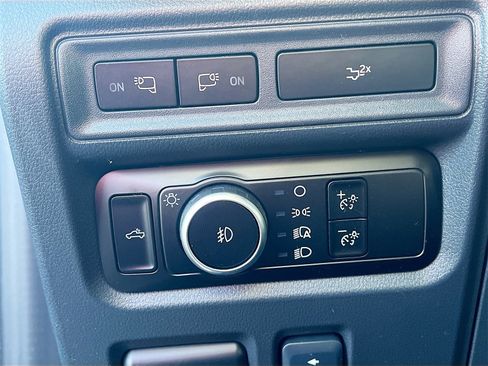 Used 2024 Ford F150 Lariat w/ FX4 Off-Road Package image 10