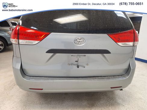 Used 2011 Toyota Sienna FWD image 26