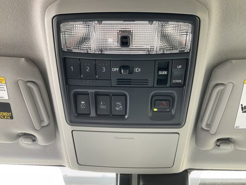 Used 2023 Toyota 4Runner Limited AWD/4WD image 35