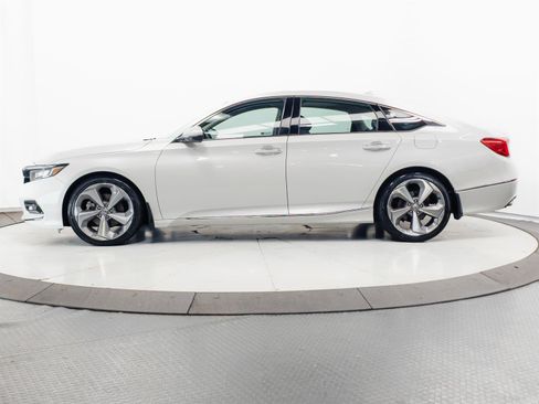 Used 2018 Honda Accord Touring image 8