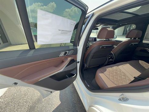 New 2026 BMW X5 xDrive40i w/ M Sport Package AWD/4WD image 25