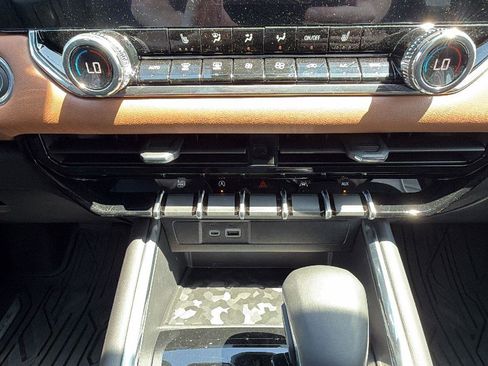 New 2026 GMC Canyon AT4 AWD/4WD image 24