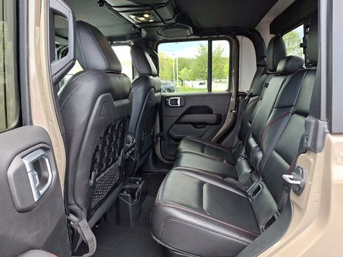 Used 2020 Jeep Gladiator Rubicon AWD/4WD image 10