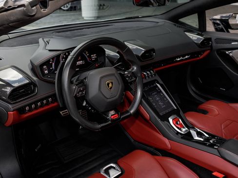 Used 2021 Lamborghini Huracan EVO RWD image 28